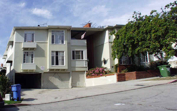 10985 Roebling Ave in Los Angeles, CA - Building Photo - Building Photo