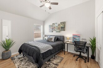 12001 Dessau Rd in Austin, TX - Building Photo - Building Photo