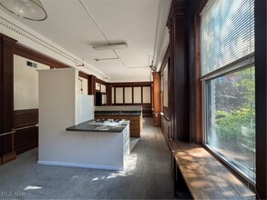 5644 Broadway Ave in Cleveland, OH - Building Photo - Building Photo