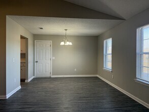 862 Lyndsi Ln in Hinesville, GA - Building Photo - Building Photo