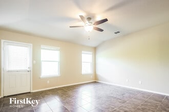 2115 Emerald Edge in San Antonio, TX - Foto de edificio - Building Photo