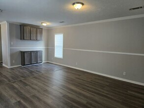 1123 Walt Williams Rd in Lakeland, FL - Foto de edificio - Building Photo