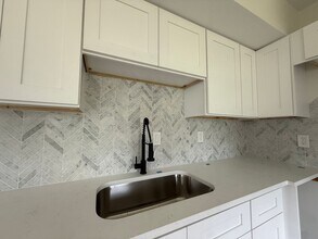 2089 W 41st St in Cleveland, OH - Building Photo - Building Photo