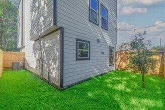 7954 Nashville St, Unit 7954 Nashville St Houston in Houston, TX - Foto de edificio - Building Photo