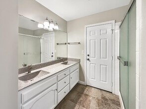 1172 Willow Creek Dr in Yuba City, CA - Building Photo - Building Photo