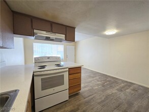 3516 Thomas Patrick Ave, Unit 4 in North Las Vegas, NV - Building Photo - Building Photo