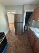 325 paris in Lansing, MI - Building Photo - Building Photo