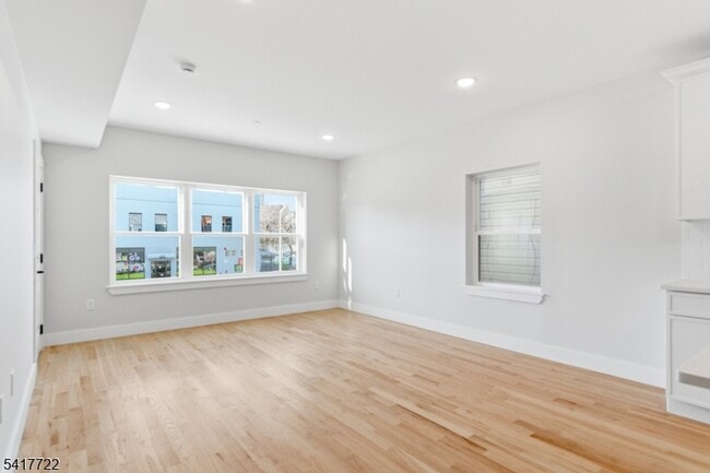 34 Elizabeth Ave in Newark, NJ - Building Photo - Building Photo