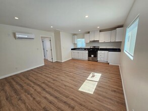 238 E Artesia Blvd in Long Beach, CA - Building Photo - Building Photo