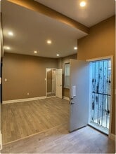 1950 Clarence St, Unit 2 in Philadelphia, PA - Foto de edificio - Building Photo