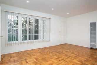 1523 Laurel St in South Pasadena, CA - Foto de edificio - Building Photo