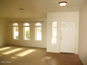 694 E Saddle Way in San Tan Valley, AZ - Building Photo - Building Photo