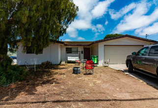 1113 Cypress Ave in Imperial Beach, CA - Building Photo - Building Photo