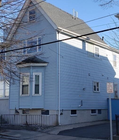 52 Malden St in Malden, MA - Building Photo