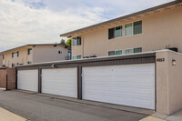 Park Del Amo Apartments in Lakewood, CA - Building Photo - Building Photo