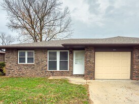 2523-2523 E Morris Dr in Columbia, MO - Building Photo