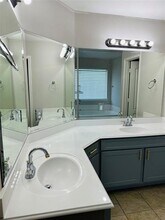 1610 Wildflower Dr in Waxahachie, TX - Building Photo - Building Photo