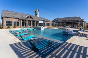 The Hudson at Orchard Park in Lubbock, TX - Building Photo