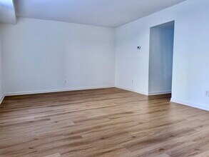 100 Mathews Dr, Unit #7 in Hilton Head Island, SC - Foto de edificio - Building Photo