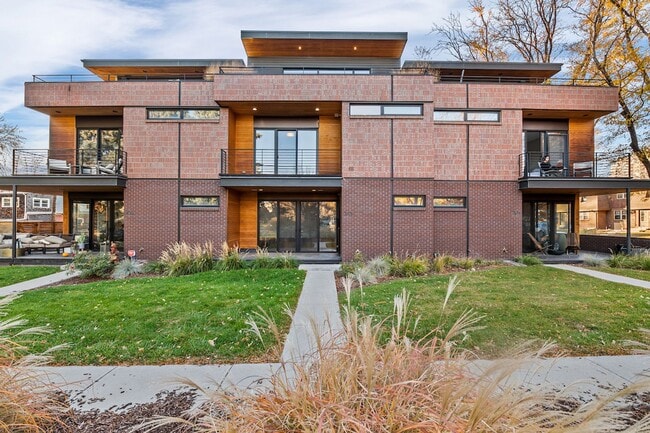 203 S Marion St Pkwy in Denver, CO - Building Photo - Building Photo