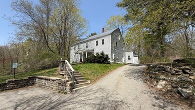 69 Mast Rd in Lee, NH - Building Photo - Interior Photo