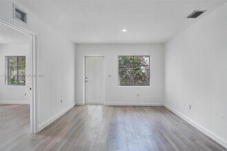 515 NE 67th St in Miami, FL - Building Photo - Building Photo
