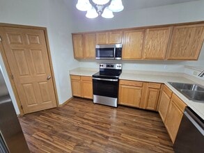 5494 Lanterns Way in Orient, OH - Building Photo - Building Photo