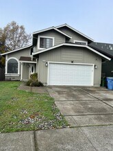 7481 Maximillian Pl in Rohnert Park, CA - Building Photo - Building Photo