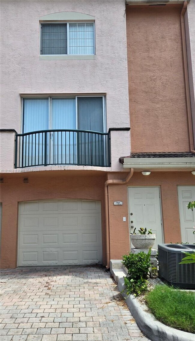 property at 2027 SE 10th Ave