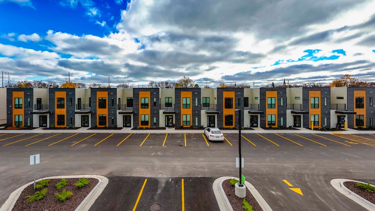 Berkshire Sheboygan Riverfront in Sheboygan, WI - Building Photo