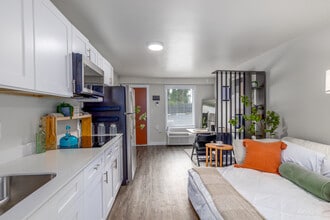 Springwood Place Apartments in Columbia, SC - Building Photo - Interior Photo