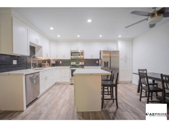 property at 5525 E Thomas Rd
