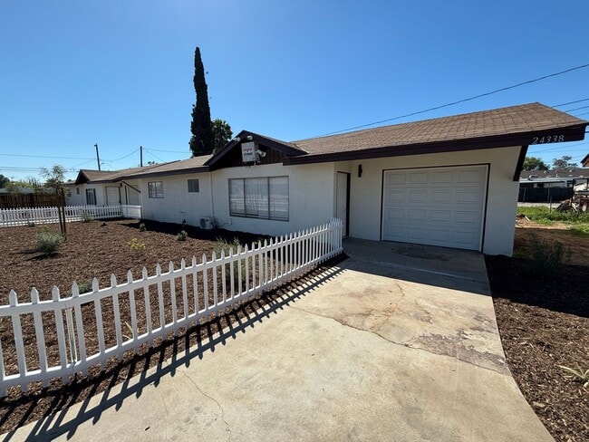 243338 Eucalyptus Ave in Moreno Valley, CA - Foto de edificio - Building Photo