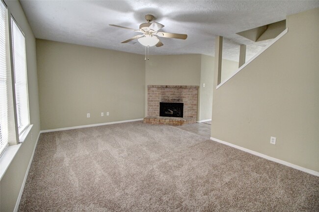 10024 Spring Pl Dr in Houston, TX - Building Photo - Building Photo