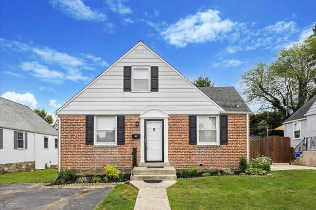 property at 17 Hawthorne Rd