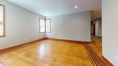 1055 13th Ave SE in Minneapolis, MN - Building Photo - Building Photo