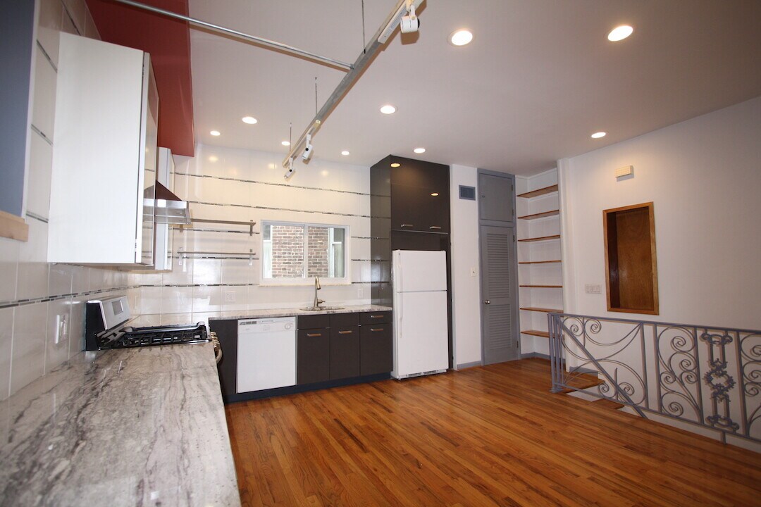 1164 S Darien St, Unit 2nd Flr. in Philadelphia, PA - Building Photo