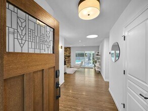 1527 Queensbury Ave in Los Altos, CA - Building Photo - Building Photo