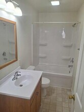 1808 S 13th St, Unit Lower in Sheboygan, WI - Foto de edificio - Building Photo