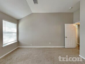 352 Meadow Park in New Braunfels, TX - Building Photo - Building Photo