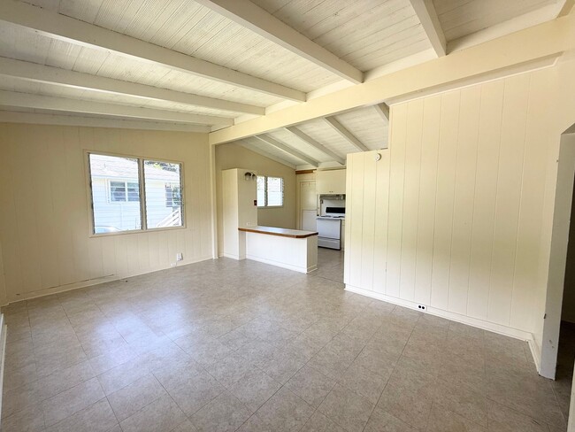 2445 Pauoa Rd in Honolulu, HI - Building Photo - Building Photo