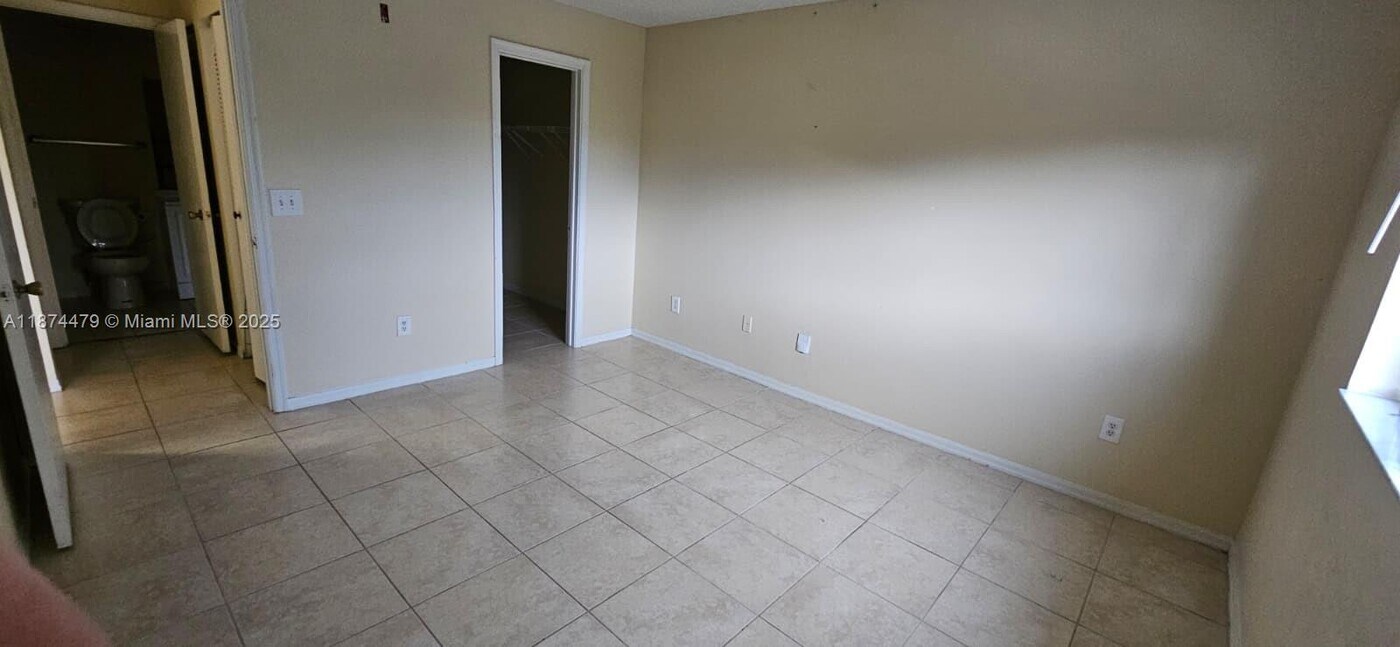 3690 N 56th Ave in Hollywood, FL - Building Photo