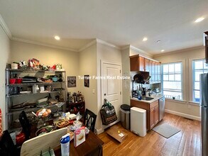 8 Marney St, Unit 1 in Cambridge, MA - Building Photo - Building Photo