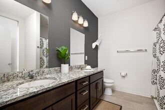 Emerald Row Apartments in Oak Creek, WI - Building Photo - Building Photo