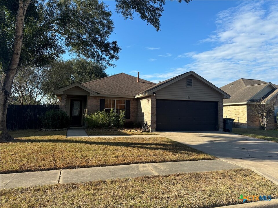 114 Palomino Ln in Victoria, TX - Foto de edificio