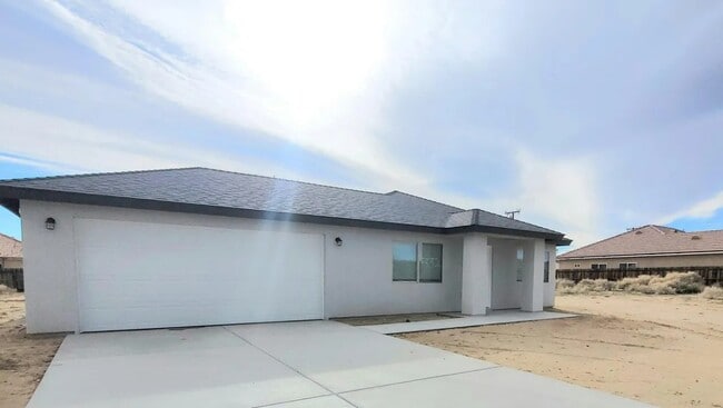 7332 Poppy Blvd in California City, CA - Building Photo - Building Photo