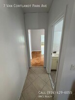 7 Van Cortlandt Park Ave in Yonkers, NY - Building Photo