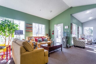 Redbird Trails in Dallas, TX - Foto de edificio - Interior Photo