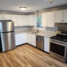 6A Pine Grove Ave in Nashua, NH - Building Photo - Building Photo