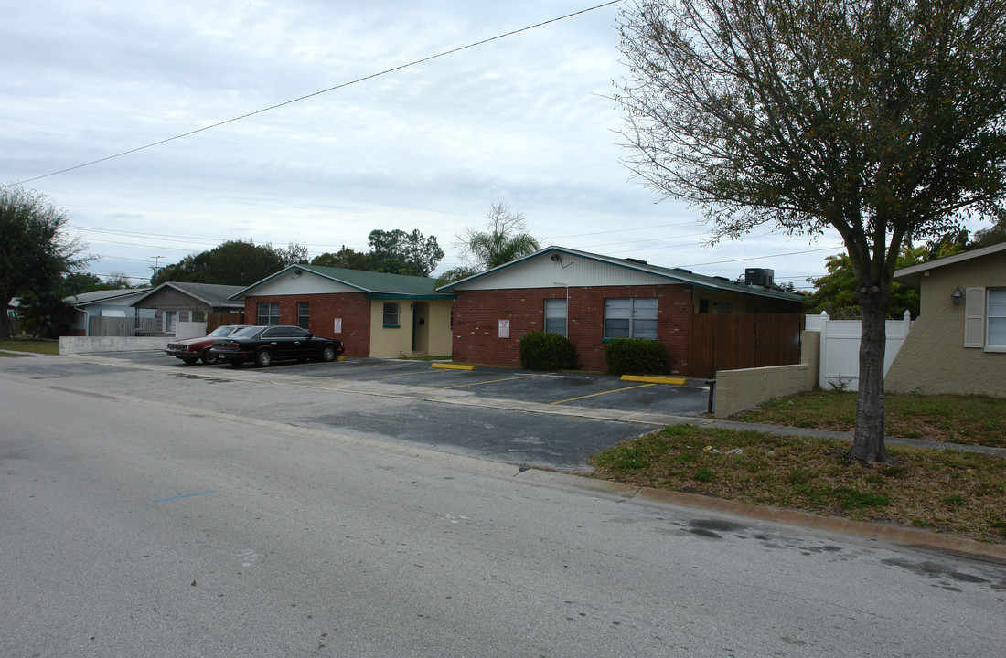 619 90th Ave N in St. Petersburg, FL - Building Photo